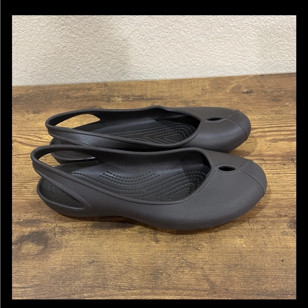 Crocs Olivia II Flats Brown Slip On Shoes Lightweight Comfort Womens Sz 8 Casual
